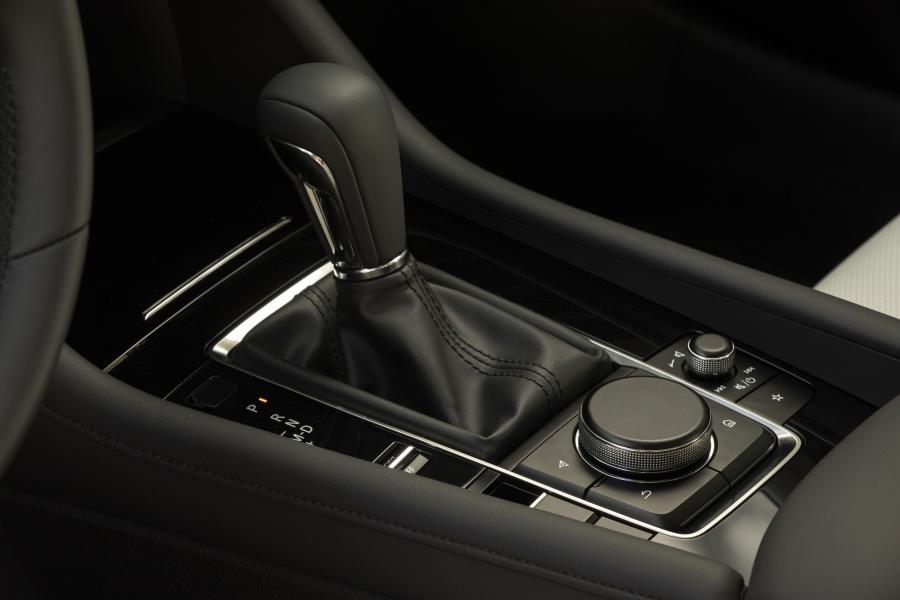 Детали интерьера Mazda3 Sedan 2019 года  (NA) (фото 46 из 58)